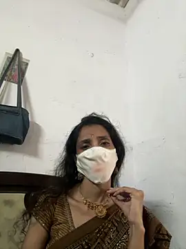 Snapshot of sweetreddy-02 chatting on 11.01.25 sweetreddy-02 online show from 11.01.25