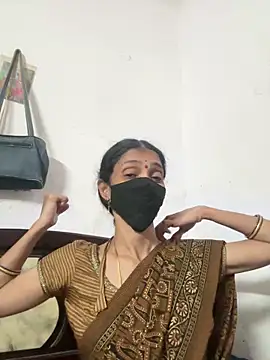 Snapshot of sweetreddy-02 chatting on 11.05.25 sweetreddy-02 online show from 11.05.25