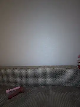 MissOyee online show from 10.15.25