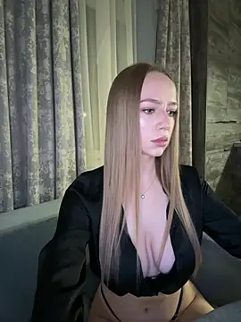 MissOyee online show from 11.13.25