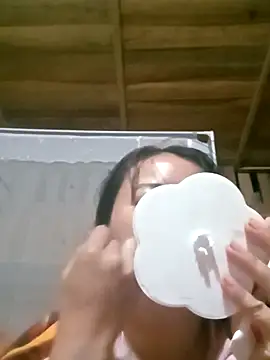 emly-xinh18 online show from 10.25.25