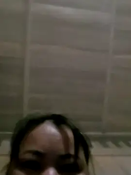 emly-xinh18 online show from 11.21.25