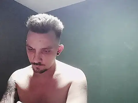 guesswhatbitch online show from 10.04.25