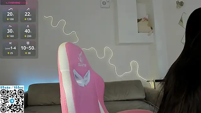 Helen Spark online show from 11.12.25