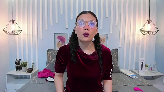 Snapshot of SweetStarr_ chatting on 10.22.25 SweetStarr online show from 10.22.25