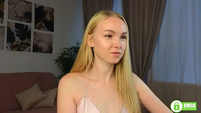 Snapshot of hey_Olivia chatting on 10.25.25 hey Olivia online show from 10.25.25