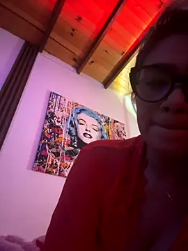 Agatha210 online show from 10.12.25