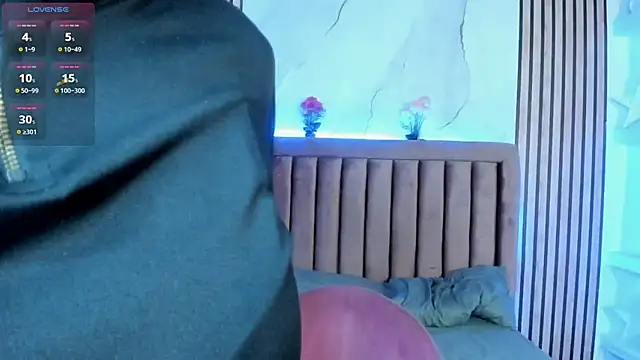 LunaWiill  online show from 10.13.25