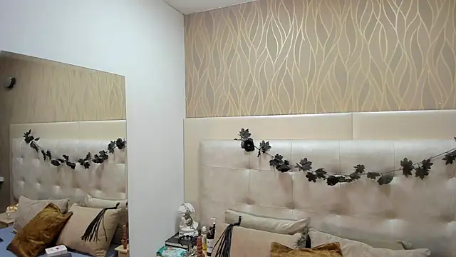 AlaiaCastle online show from 11.08.25