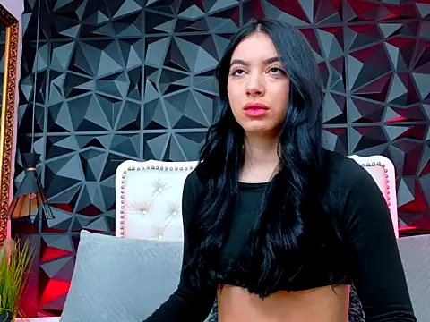 Snapshot of LizieSmith chatting on 09.24.25 LizieSmith online show from 09.24.25