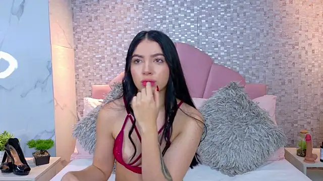 Snapshot of LizieSmith chatting on 10.17.25 LizieSmith online show from 10.17.25