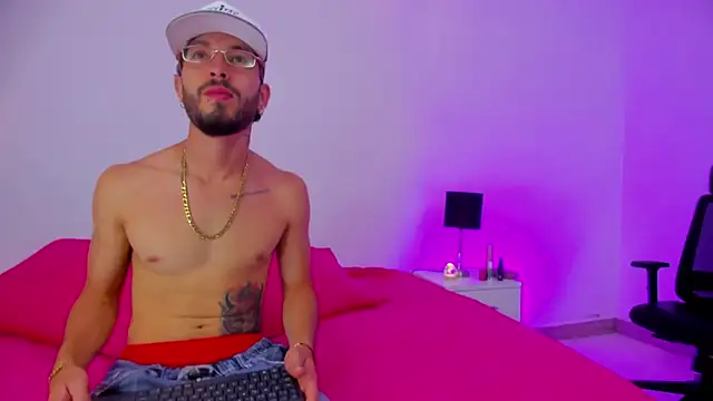 Violet and Paul online show from 10.04.25