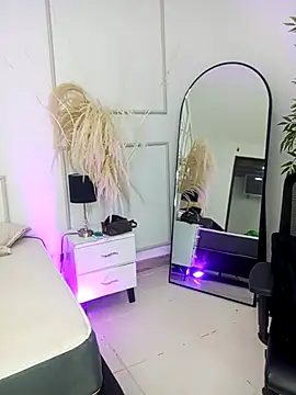 Violet and Paul online show from 10.25.25