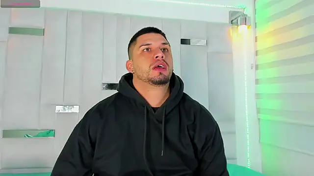 Snapshot of Jacob19_ chatting on 10.07.25 Jacob19 online show from 10.07.25