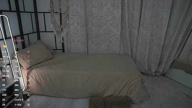 Snapshot of JinnySitts chatting on 10.05.25 JinnySitts online show from 10.05.25