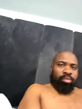 Snapshot of bigsize40 chatting on 10.31.25 bigsize40 online show from 10.31.25