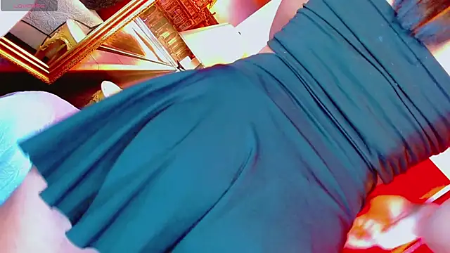 Snapshot of AithanaBlaze chatting on 10.11.25 AithanaBlaze online show from 10.11.25