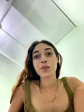 loirinhaaa online show from 10.13.25