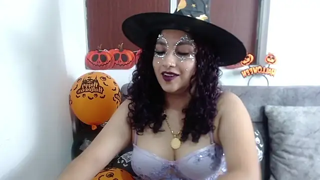 Gia Dior online show from 10.31.25