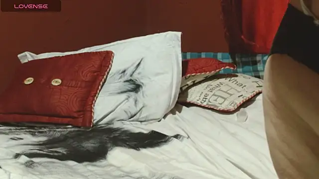 Sasharosee2 online show from 10.28.25