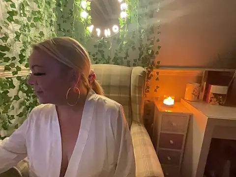 BonnyDesire online show from 11.20.25