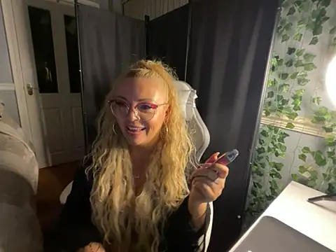 BonnyDesire online show from 03.24.26