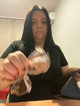 Snapshot of Ellainaaa chatting on 10.24.25 Ellainaaa online show from 10.24.25