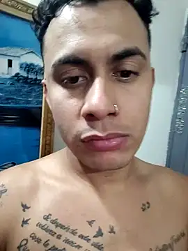 Snapshot of Charliejones_ chatting on 11.28.25 Charliejones online show from 11.28.25