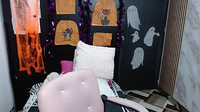 camilavargas  online show from 10.31.25