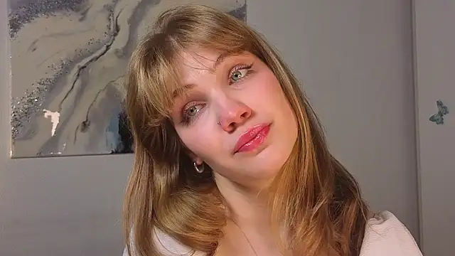 pienaple online show from 10.04.25