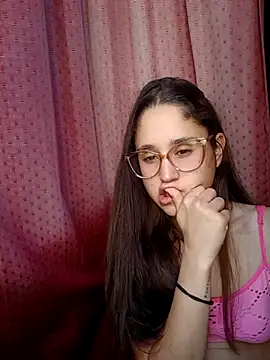 Snapshot of linameii chatting on 11.17.25 linameii online show from 11.17.25