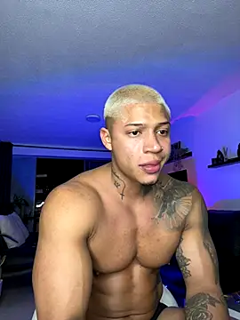 Snapshot of DiagoRockfield chatting on 10.31.25 DiagoRockfield online show from 10.31.25