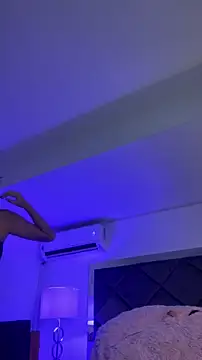 Snapshot of MeganMyerss_ chatting on 10.21.25 MeganMyerss  online show from 10.21.25