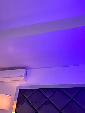 Snapshot of MeganMyerss_ chatting on 10.22.25 MeganMyerss  online show from 10.22.25