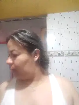 Snapshot of Amalia-sm chatting on 10.14.25 Amalia-sm online show from 10.14.25