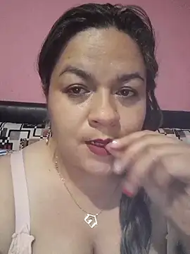 Snapshot of Amalia-sm chatting on 10.20.25 Amalia-sm online show from 10.20.25