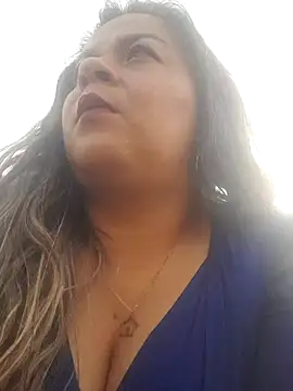 Snapshot of Amalia-sm chatting on 10.20.25 Amalia-sm online show from 10.20.25