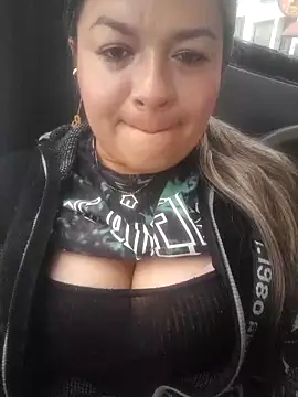 Snapshot of Amalia-sm chatting on 10.28.25 Amalia-sm online show from 10.28.25