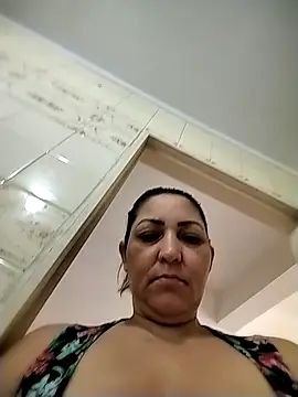 Lunita86 online show from 11.29.25