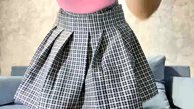 Snapshot of SetsukoBuddemeyer chatting on 10.31.25 SetsukoBuddemeyer online show from 10.31.25