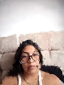 Snapshot of Violettabloom_ chatting on 09.29.25 Violettabloom online show from 09.29.25