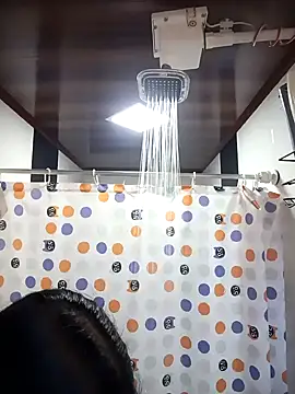 Snapshot of Violettabloom_ chatting on 10.11.25 Violettabloom online show from 10.11.25