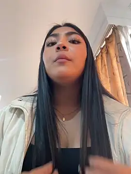 Snapshot of Violettabloom_ chatting on 10.21.25 Violettabloom online show from 10.21.25