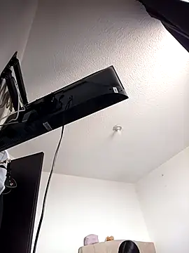 Snapshot of Violettabloom_ chatting on 10.27.25 Violettabloom online show from 10.27.25