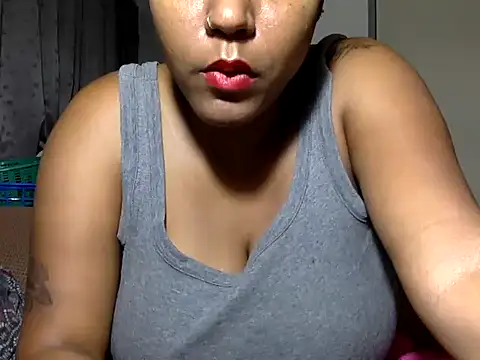Snapshot of HotGirlLizzy chatting on 09.17.25 HotGirlLizzy online show from 09.17.25