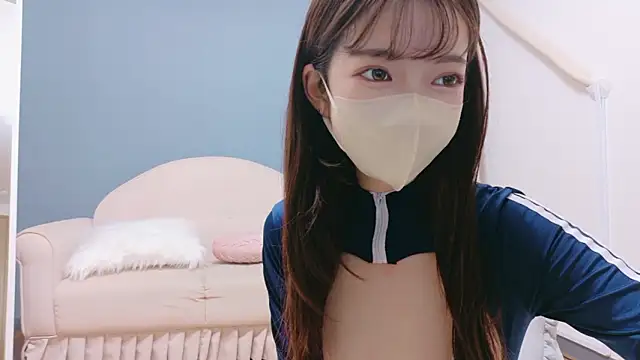 Mirai H ch online show from 10.19.25