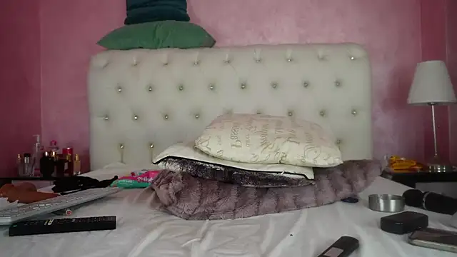 Snapshot of Zayla_Skye chatting on 10.07.25 Zayla Skye online show from 10.07.25