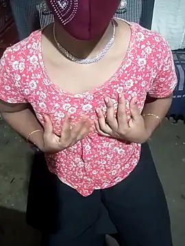 Snapshot of Cute_Couple59 chatting on 09.29.25 Cute Couple59 online show from 09.29.25