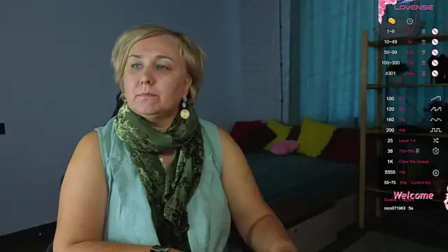 Snapshot of Marta_Wils chatting on 09.25.25 Marta Wils online show from 09.25.25