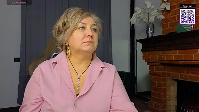 Snapshot of Marta_Wils chatting on 10.09.25 Marta Wils online show from 10.09.25